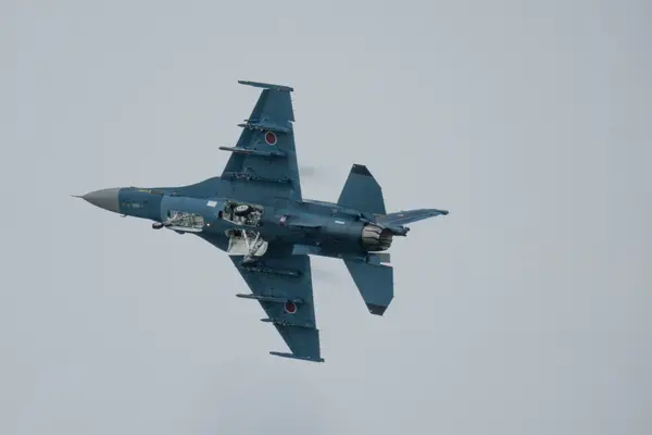 防府航空祭で雨の中のF2展示飛行！