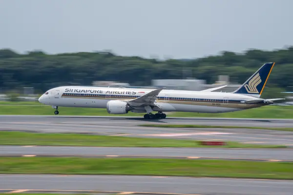 Boeing 787-10